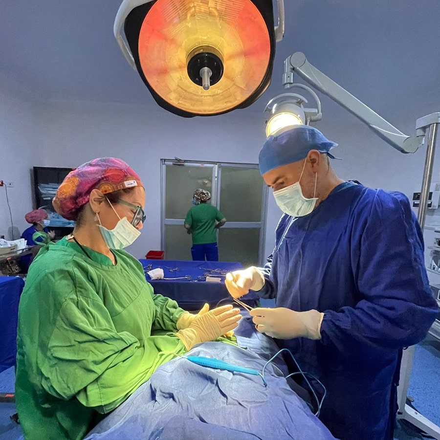 Urologo Guayaquil Tratamiento Prostata Calculos Renales-min